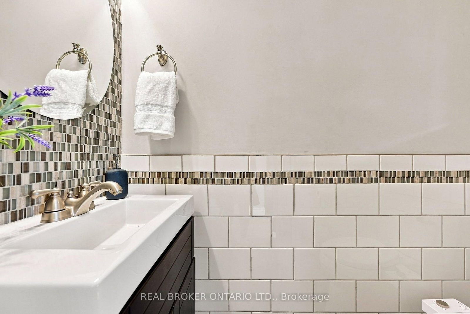 51 Barons Avenue N • Hamilton, ON photo 7