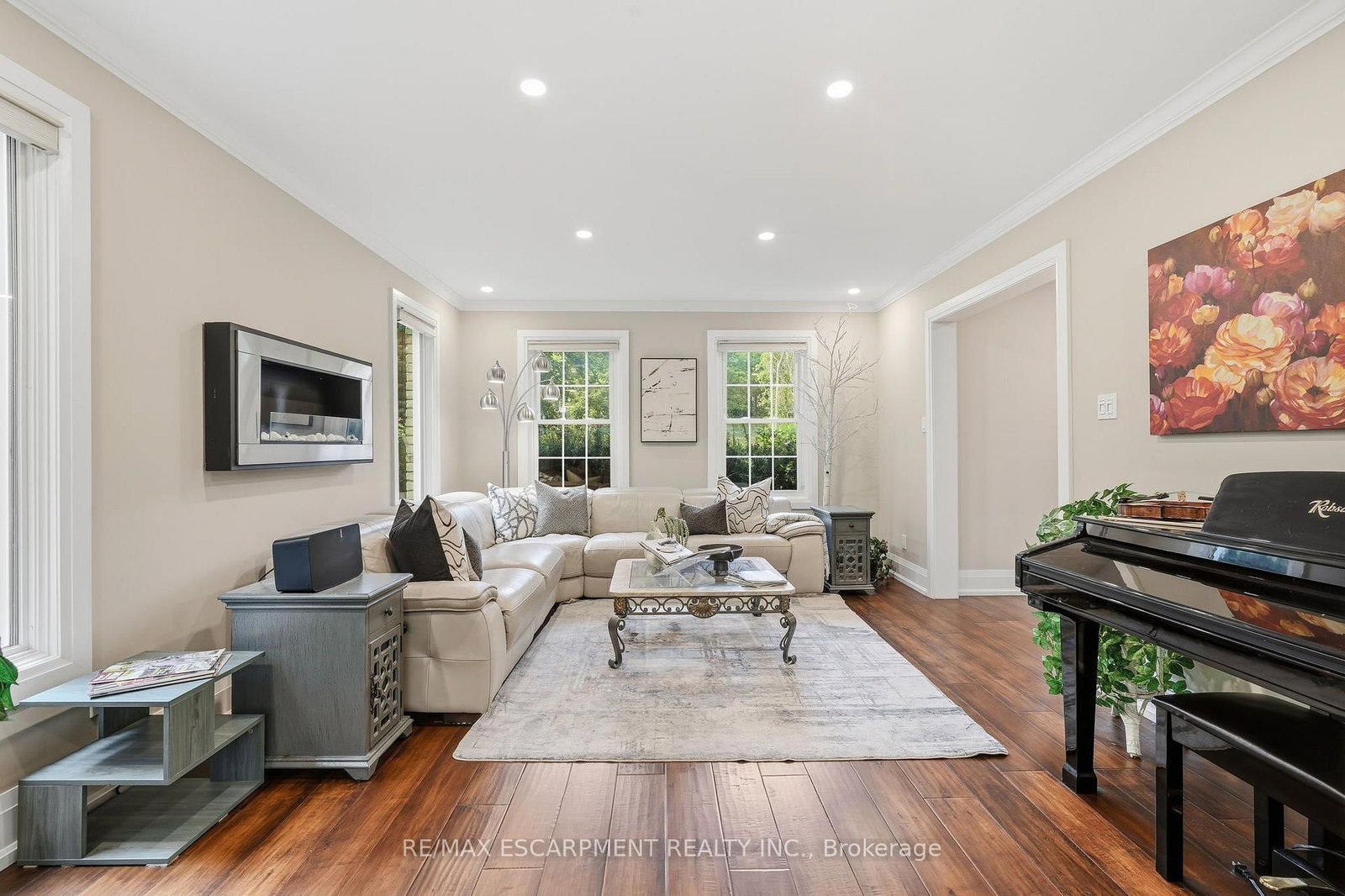 48 Woodend Drive • Hamilton, ON photo 10