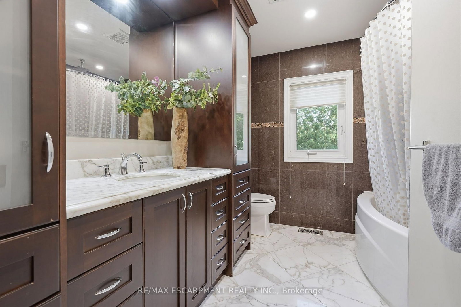 48 Woodend Drive • Hamilton, ON photo 34