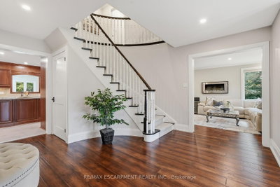 48 Woodend Drive • Hamilton, ON photo 8