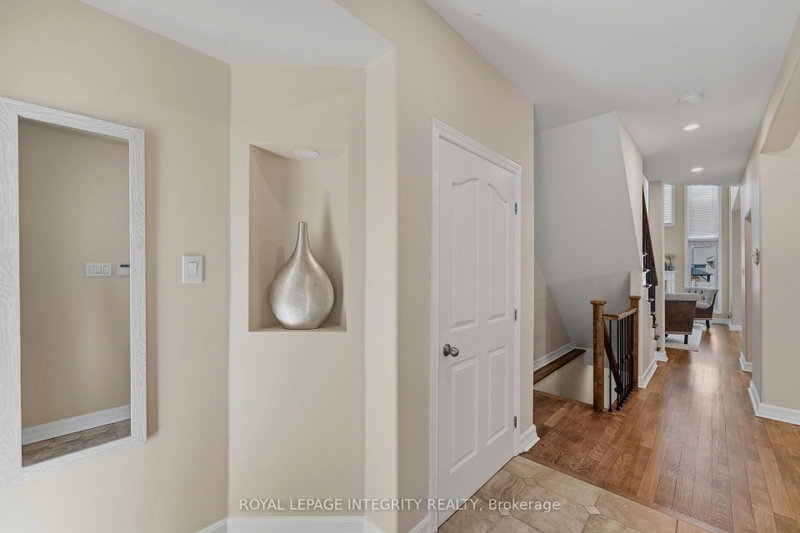 119 WOLISTON Crescent