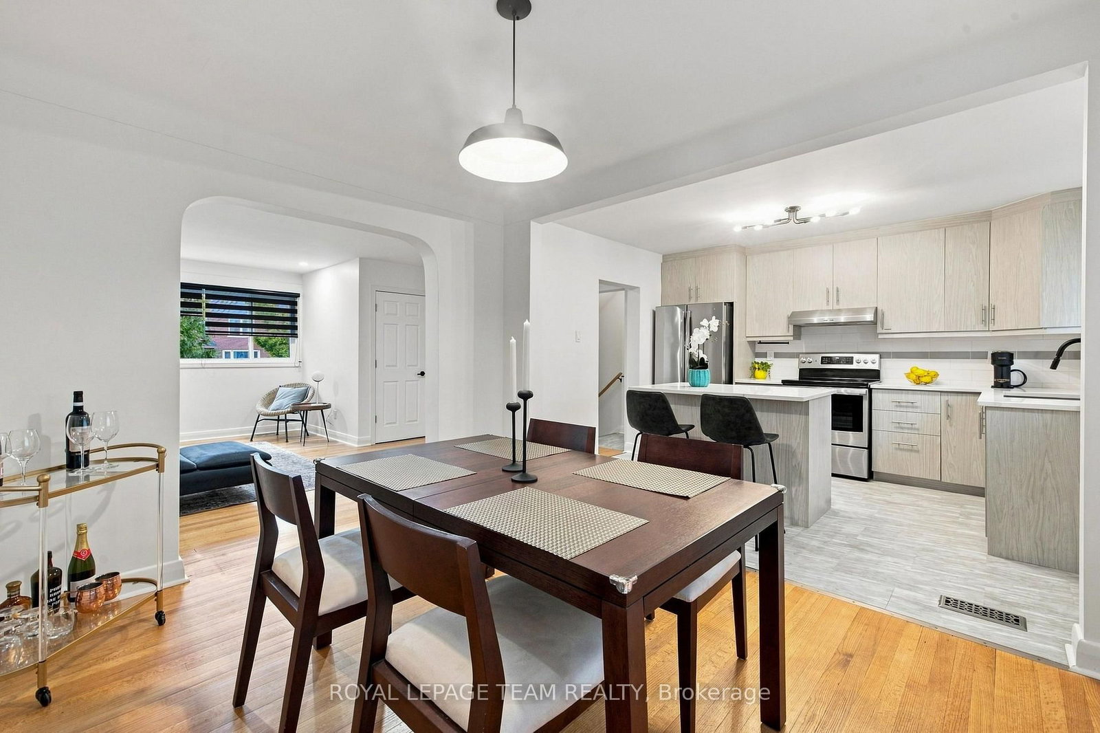 875 Woodroffe Avenue • Ottawa, ON photo 22