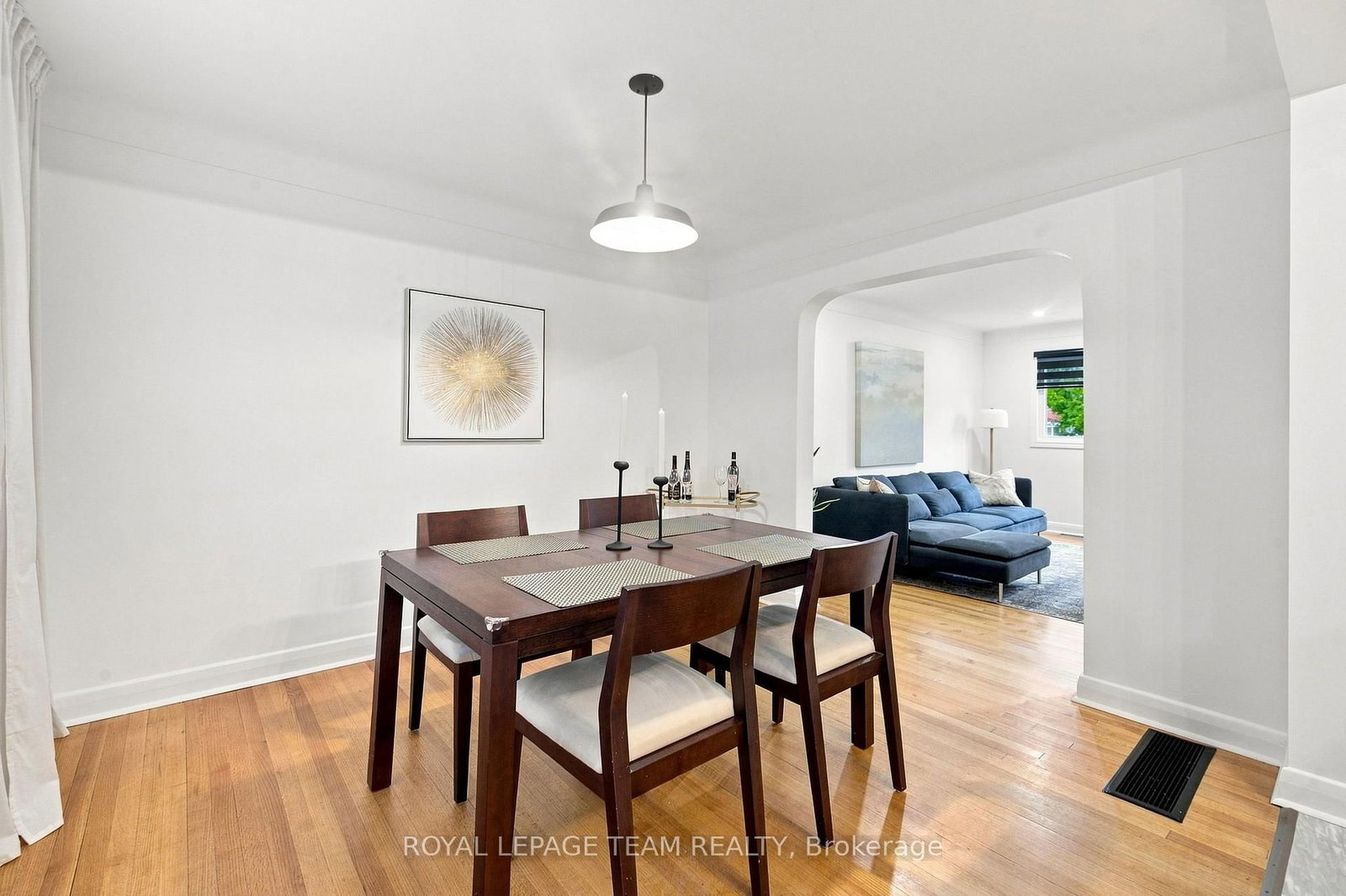 875 Woodroffe Avenue • Ottawa, ON photo 23
