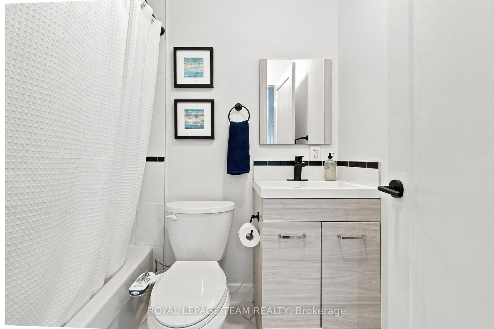 875 Woodroffe Avenue • Ottawa, ON photo 29