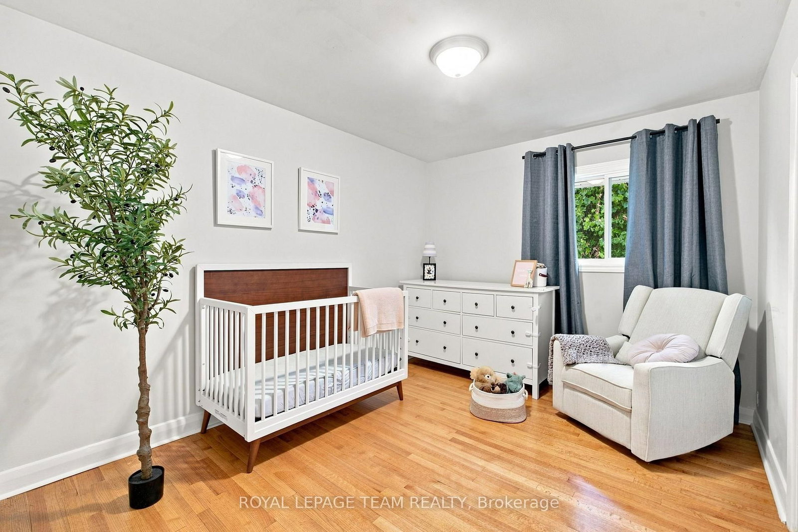 875 Woodroffe Avenue • Ottawa, ON photo 31