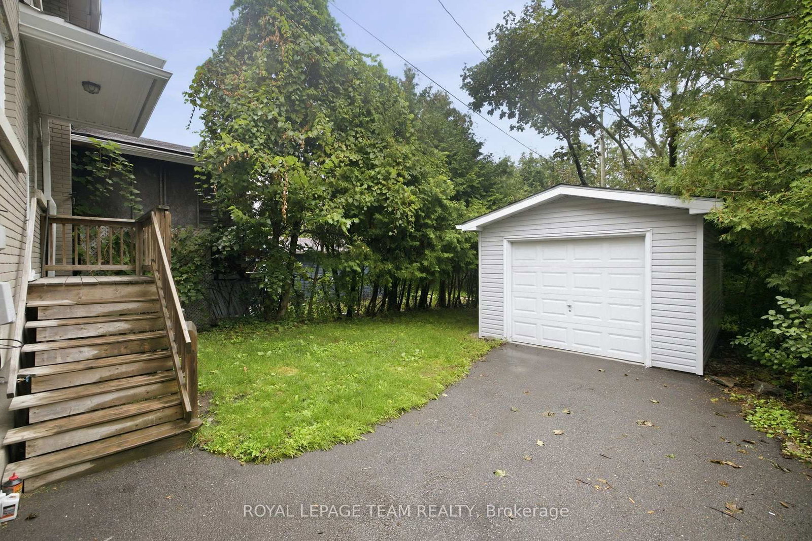 875 Woodroffe Avenue • Ottawa, ON photo 40