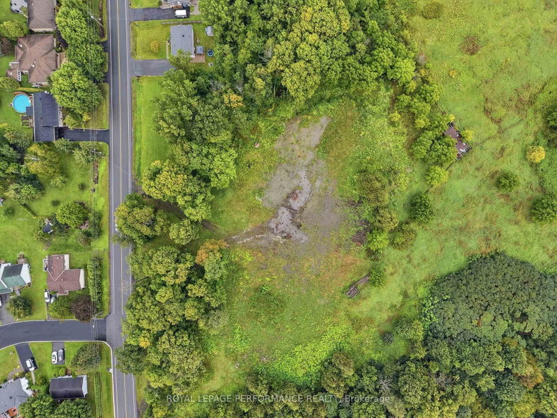 575 Front Road W