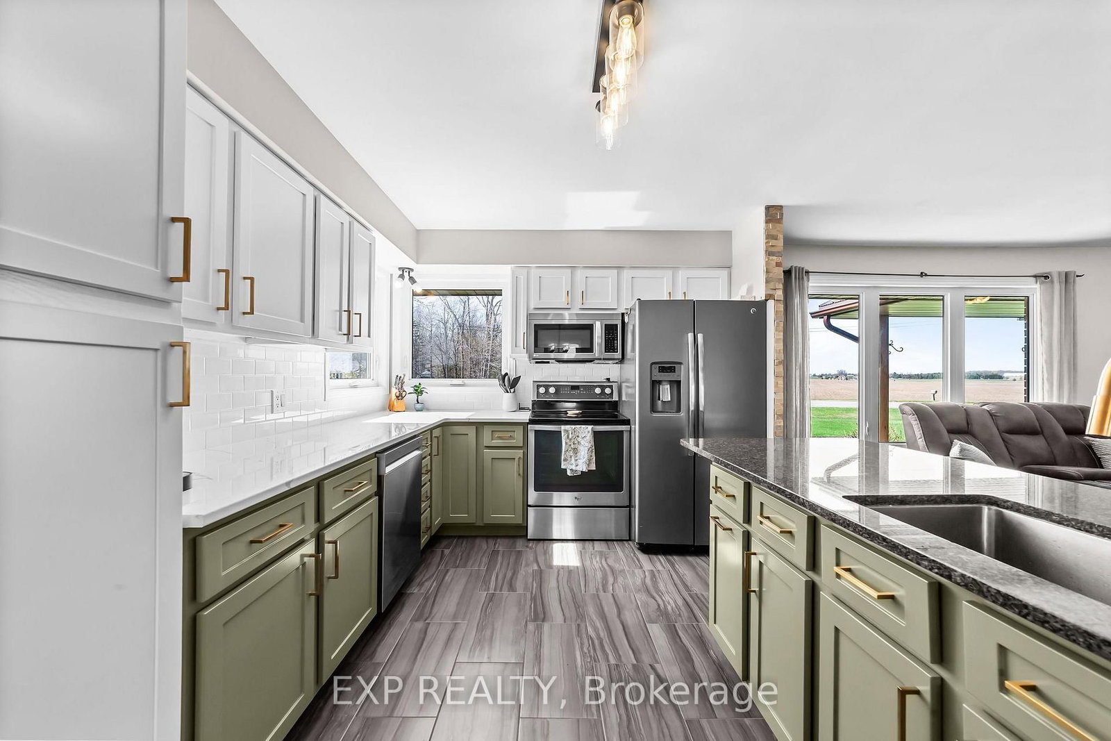 9221 Hickory Drive • Strathroy-Caradoc, ON photo 11