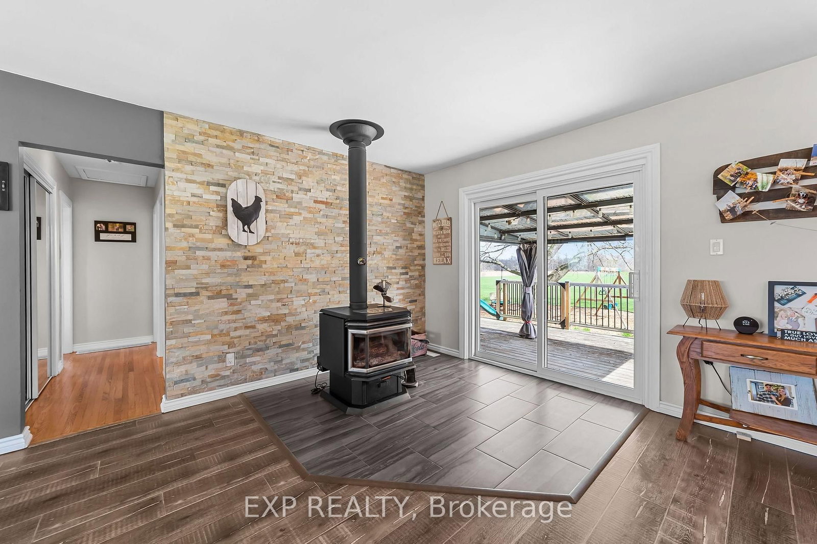 9221 Hickory Drive • Strathroy-Caradoc, ON photo 18