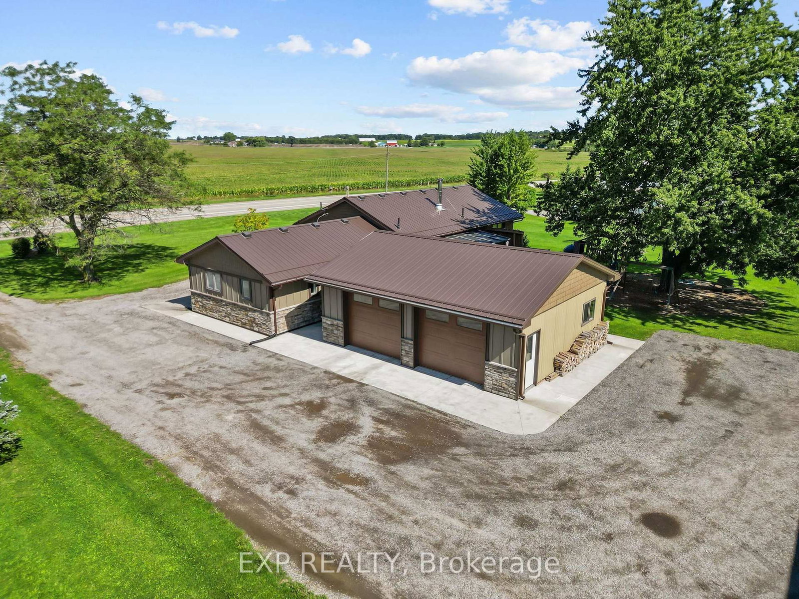 9221 Hickory Drive • Strathroy-Caradoc, ON photo 6