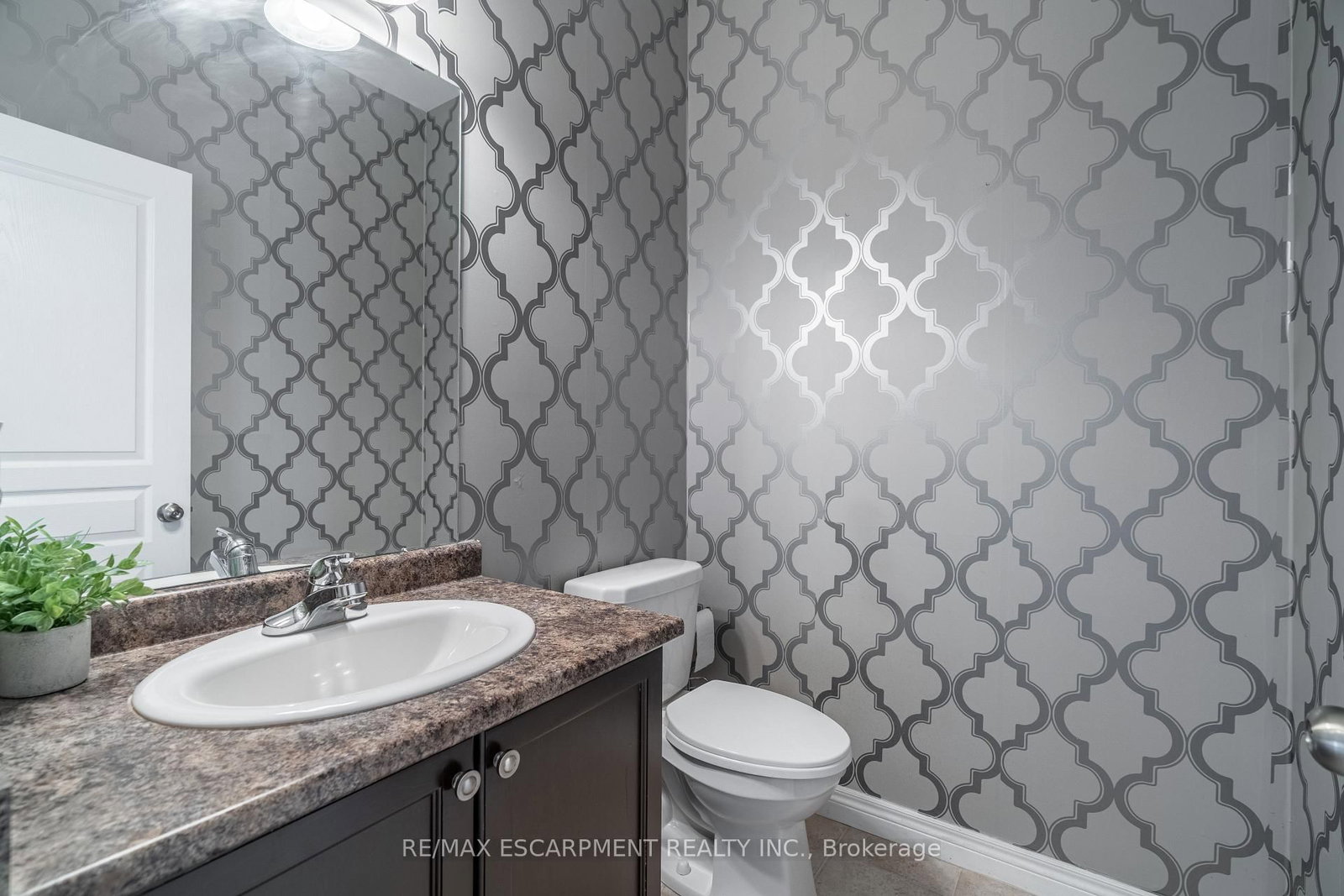 51 Showcase Drive • Hamilton, ON photo 12