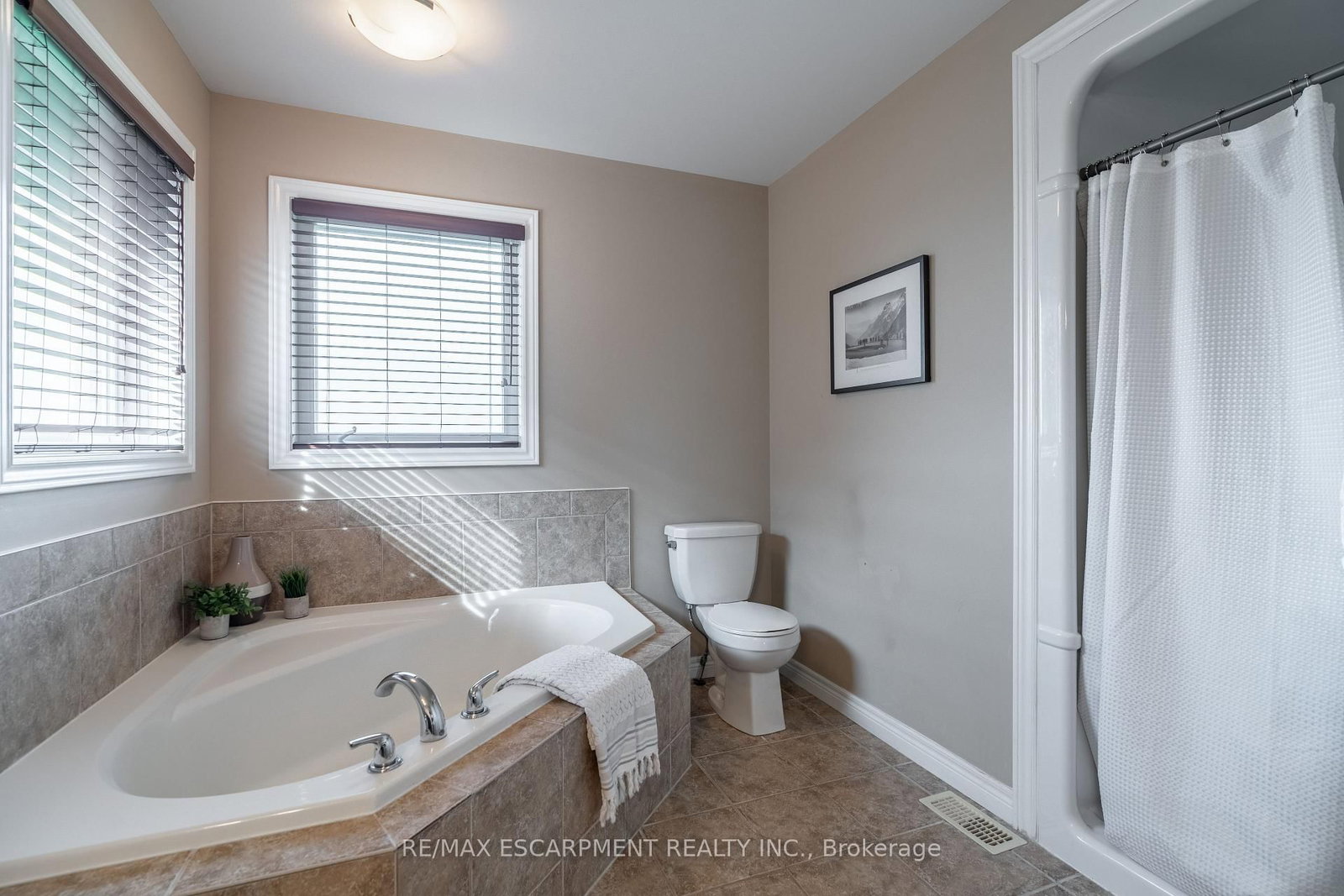 51 Showcase Drive • Hamilton, ON photo 18