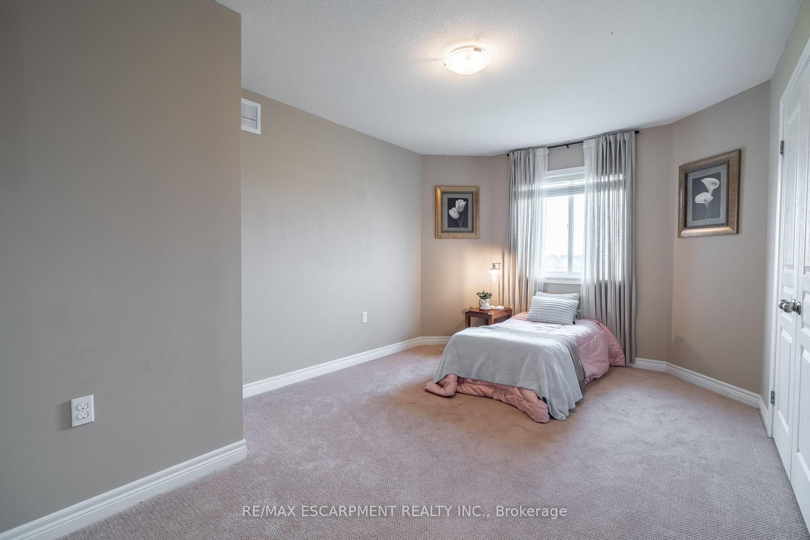 51 Showcase Drive • Hamilton, ON photo 21