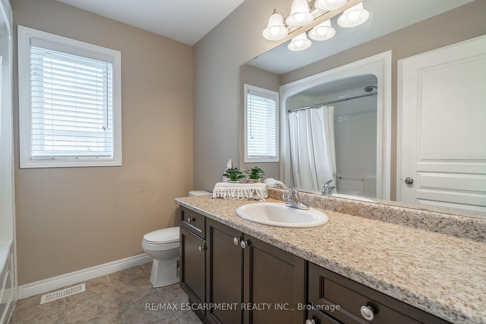 51 Showcase Drive • Hamilton, ON photo 22