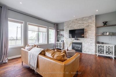 51 Showcase Drive • Hamilton, ON photo 5