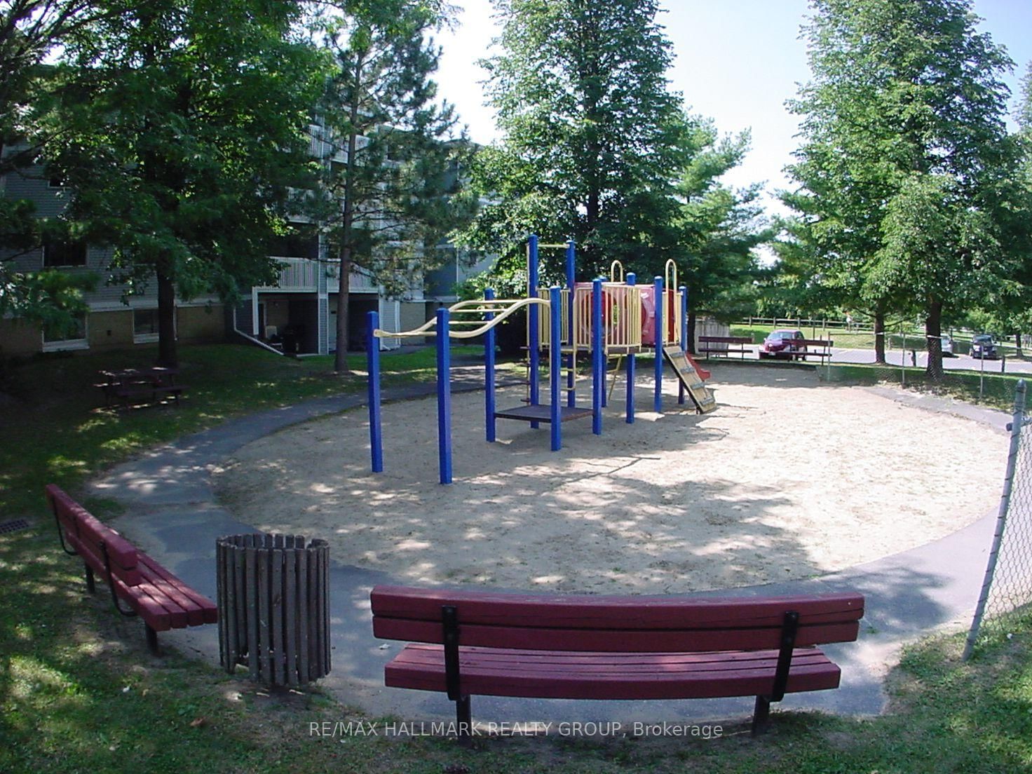 214 Viewmount Drive • #403 • Ottawa, ON photo 10