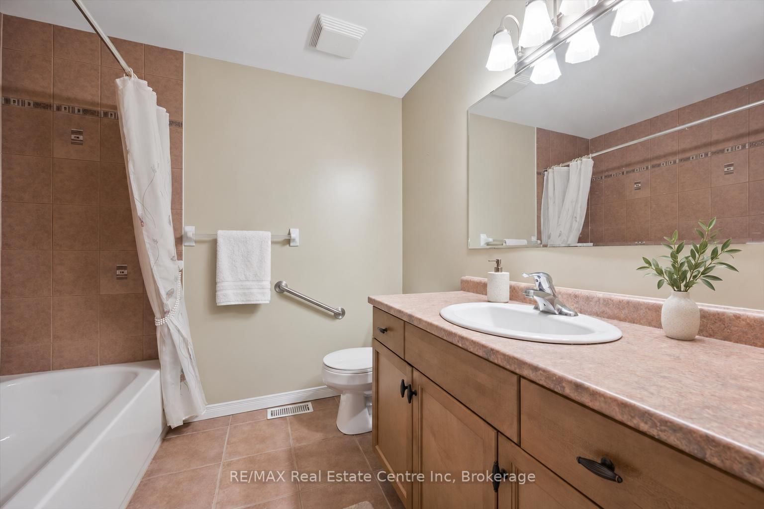 4 HUNT Street • Guelph, ON photo 14