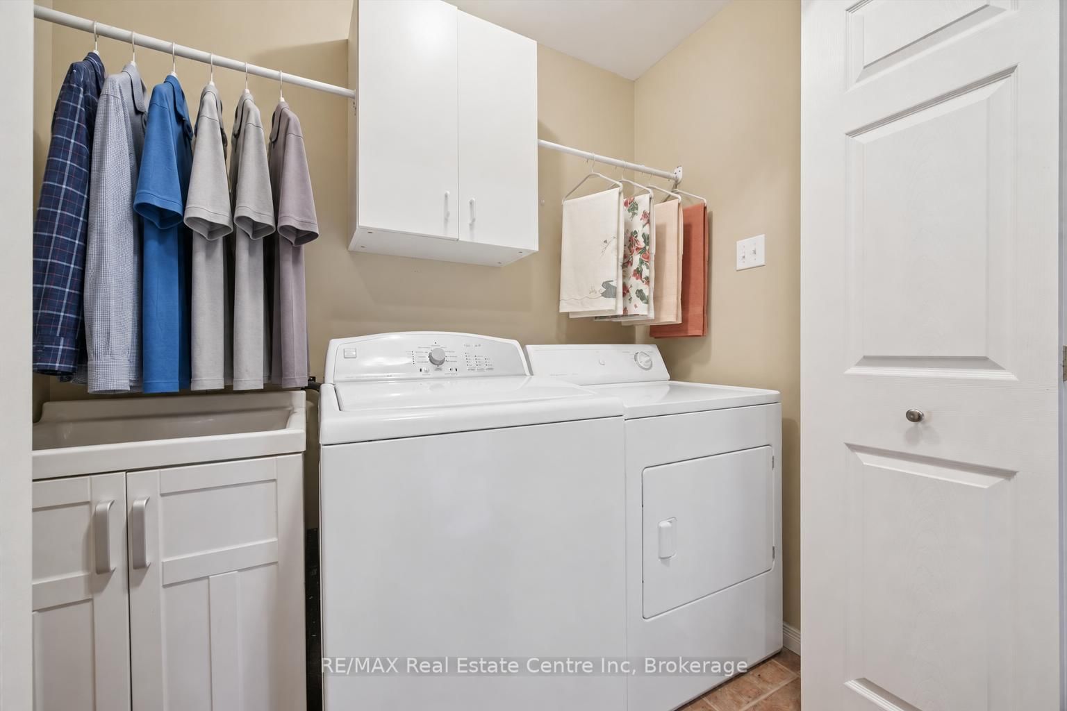 4 HUNT Street • Guelph, ON photo 15