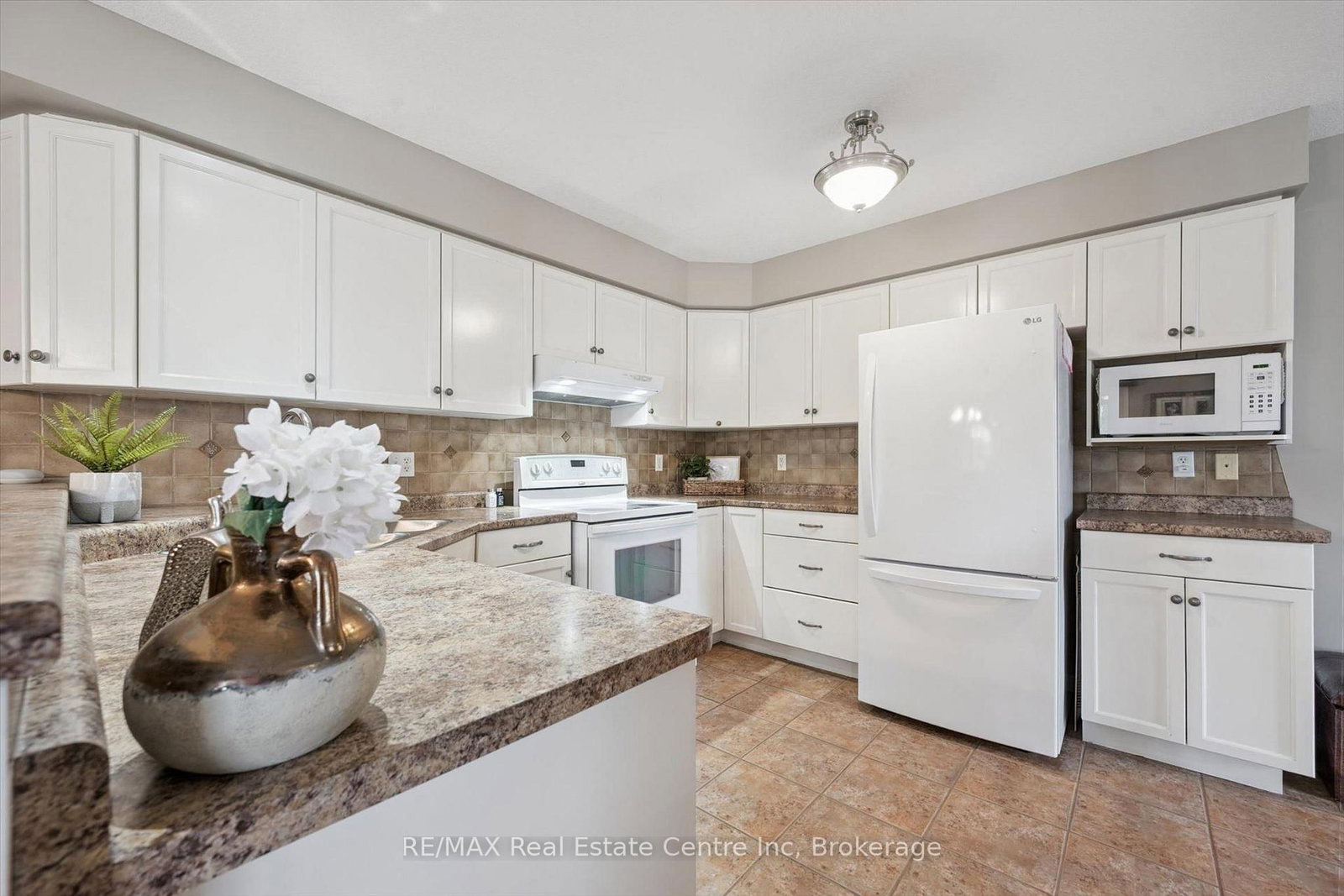 4 HUNT Street • Guelph, ON photo 6