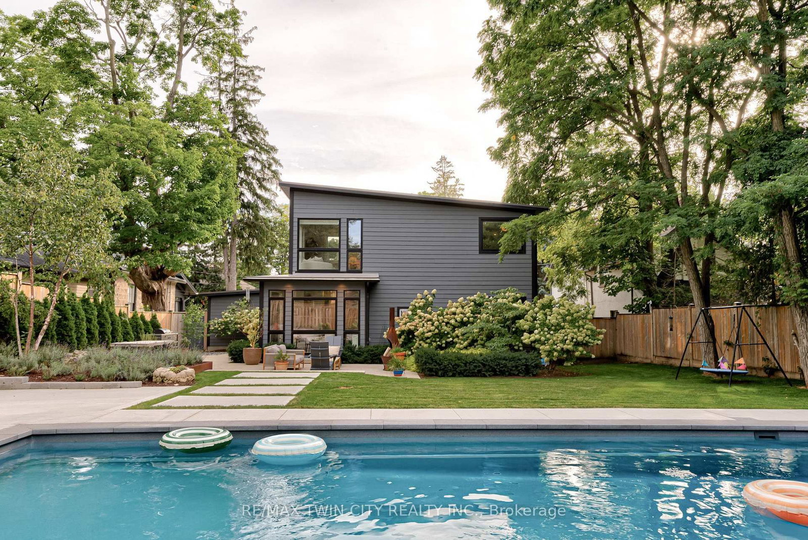279 Geddes Street • Centre Wellington, ON photo 5