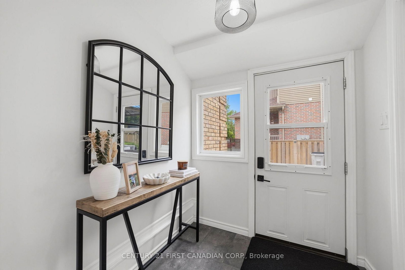 201 Water Street • Lucan Biddulph, ON photo 11