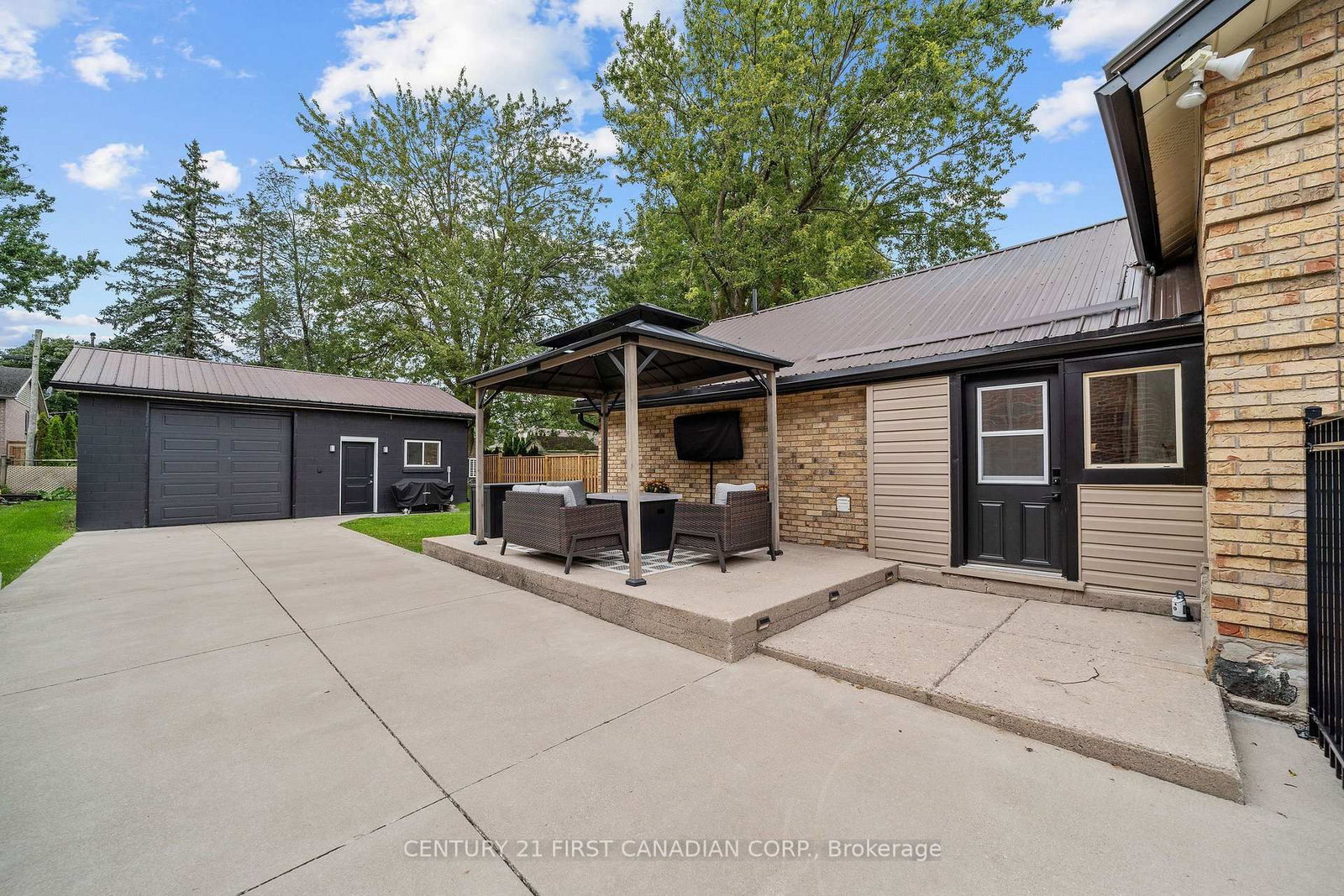 201 Water Street • Lucan Biddulph, ON photo 4