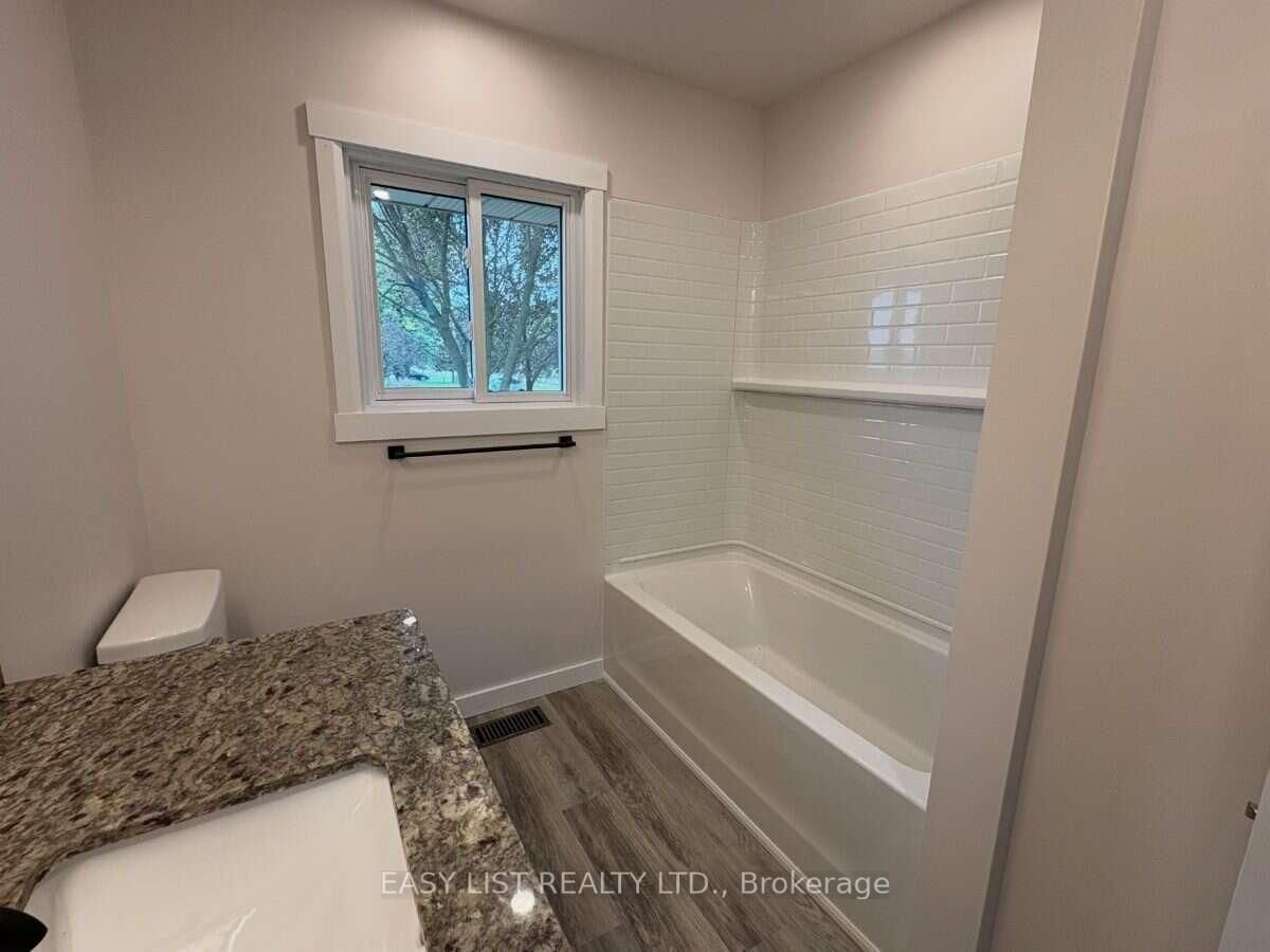 21 Bruce Rd 22 • Brockton, ON photo 12