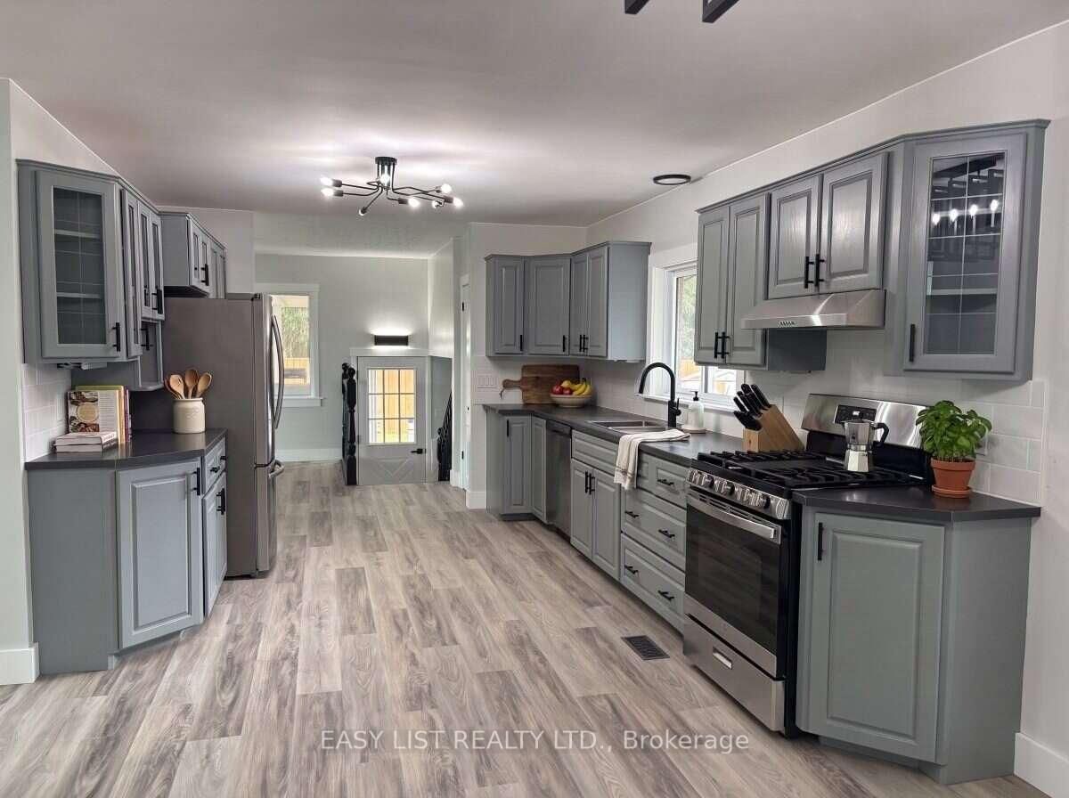 21 Bruce Rd 22 • Brockton, ON photo 7