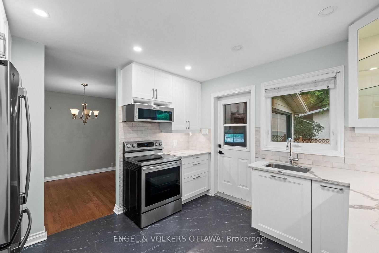 20 Parthia Avenue • Ottawa, ON photo 12