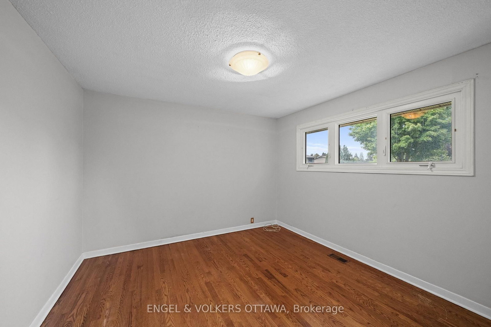 20 Parthia Avenue • Ottawa, ON photo 19