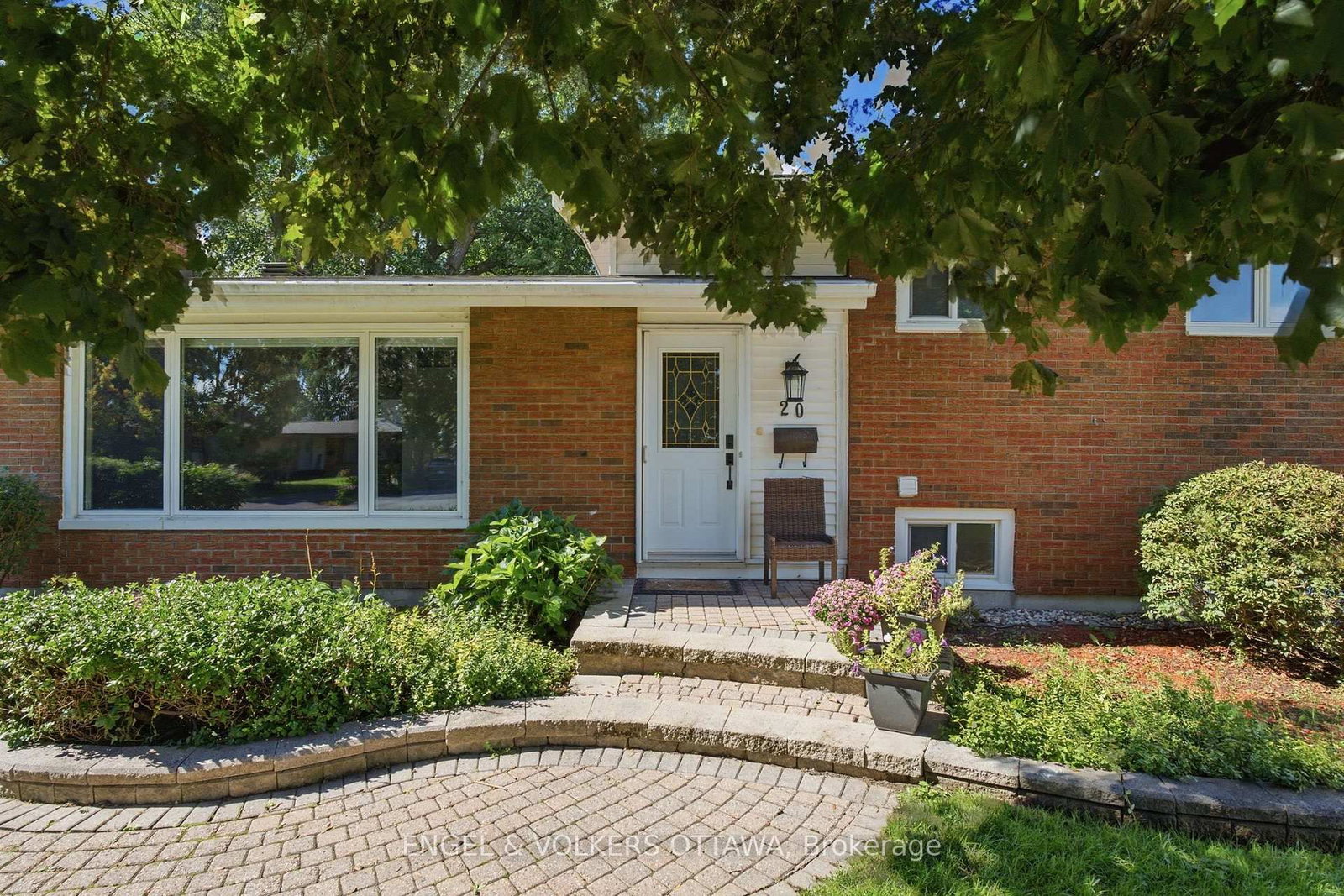 20 Parthia Avenue • Ottawa, ON photo 2