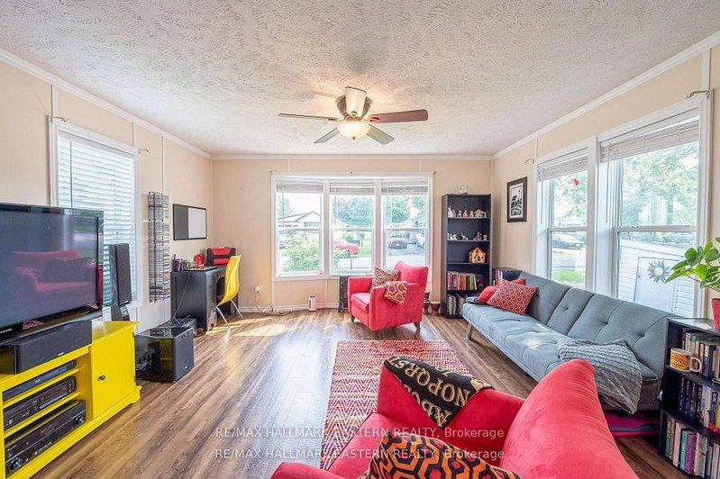 6 Hillview Drive