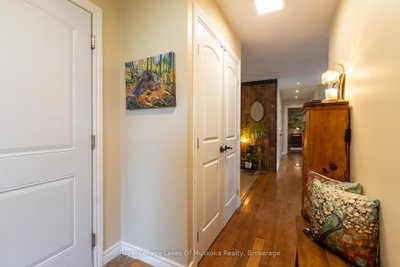 17 Hart Court • Huntsville, ON photo 8