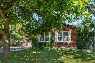 105 Grenadier Drive • Kingston, ON photo 2
