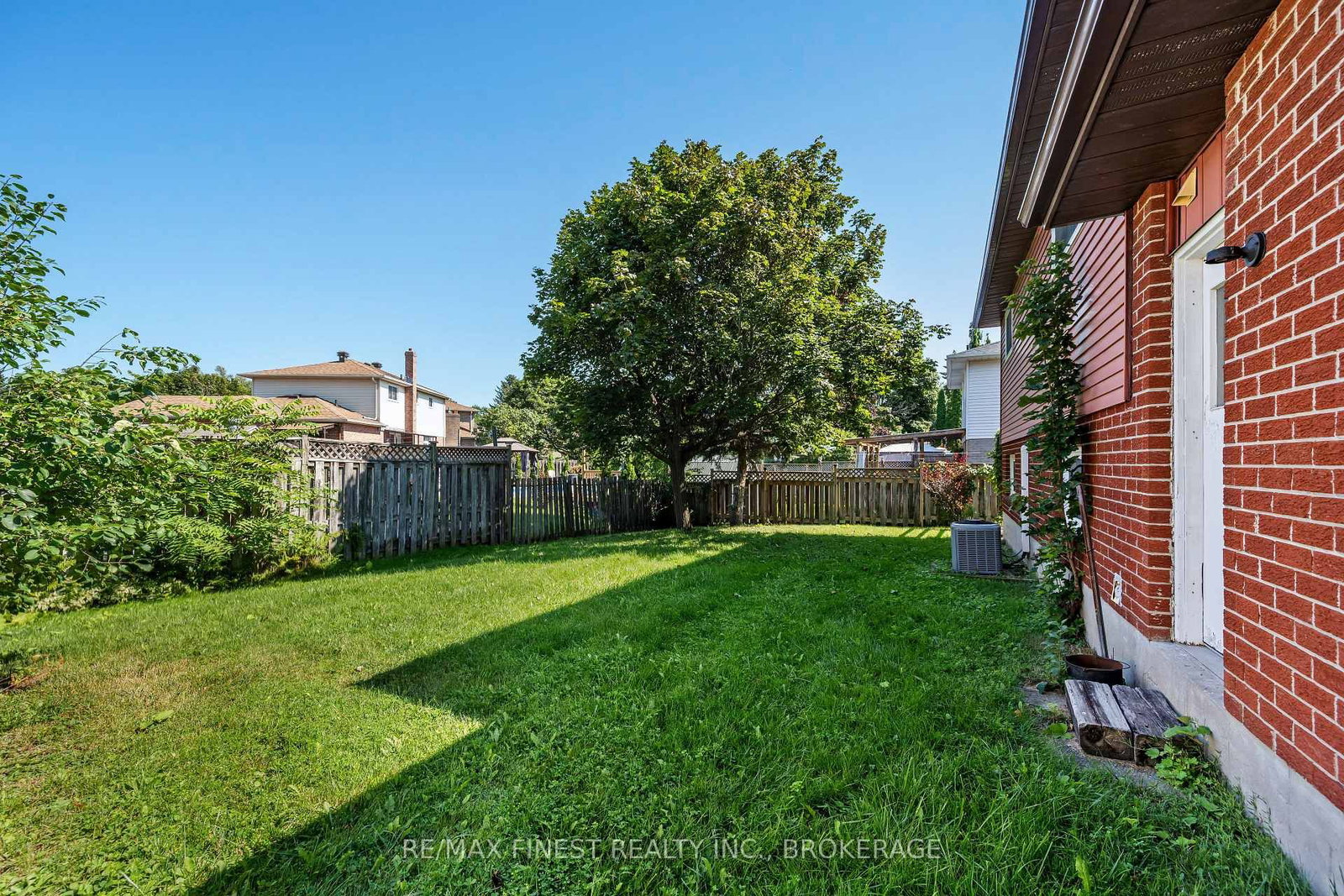 105 Grenadier Drive • Kingston, ON photo 43