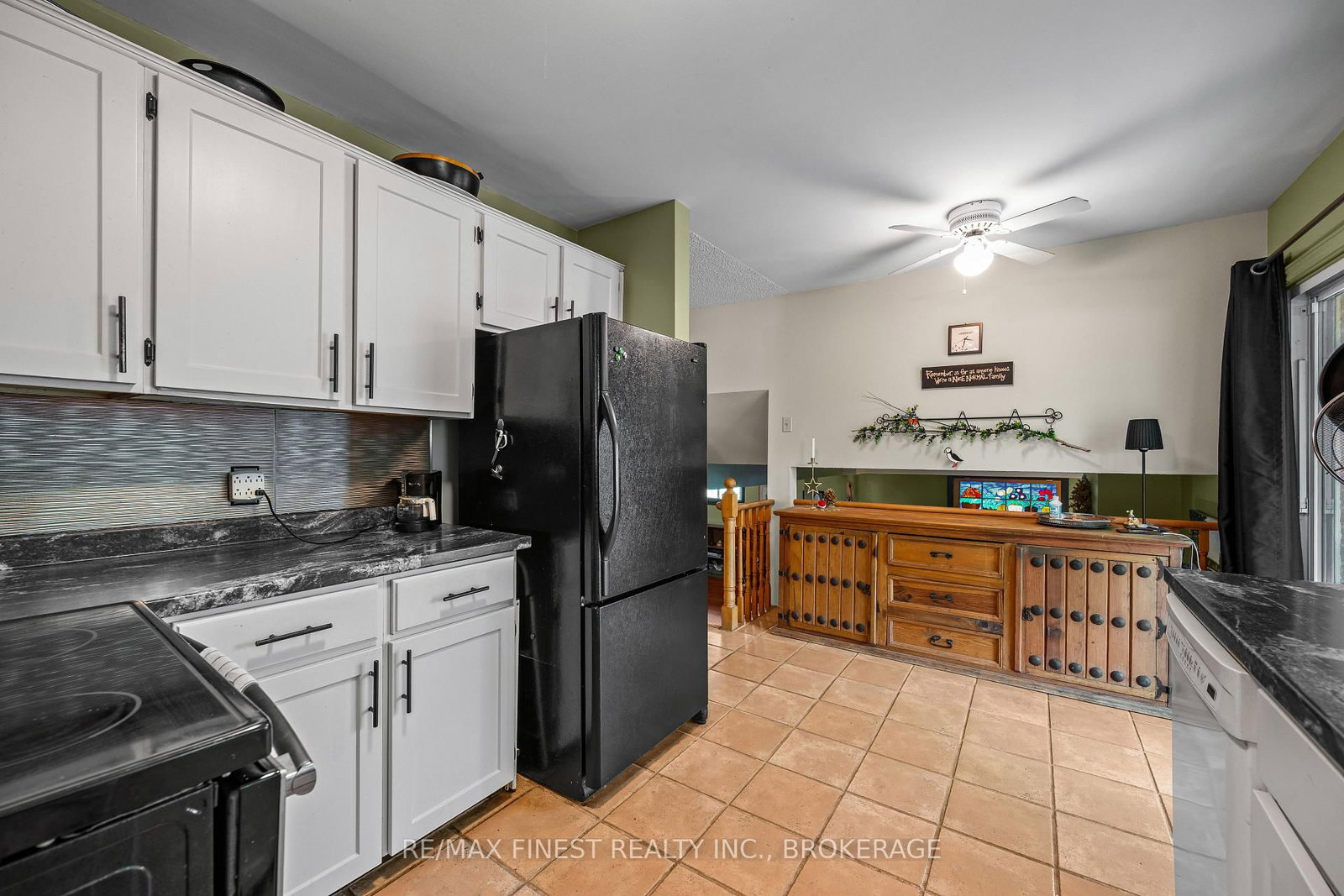 105 Grenadier Drive • Kingston, ON photo 9