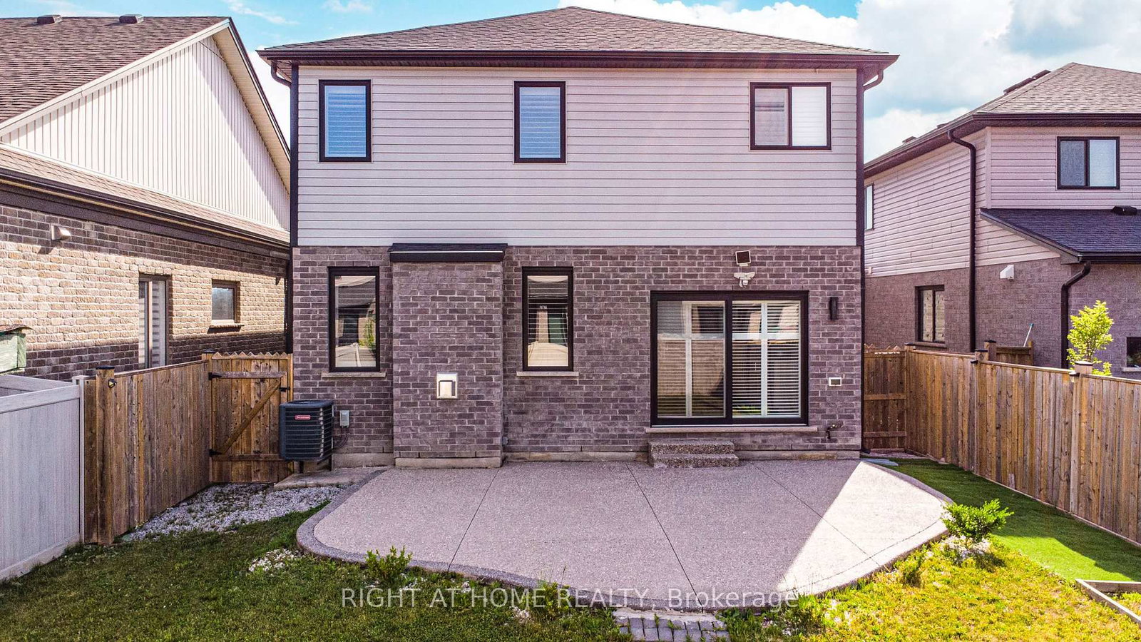 Detached House for sale at 937 Lennon Way, London North, Ontario, N6G 0W9 - North E - MLS: X13774792