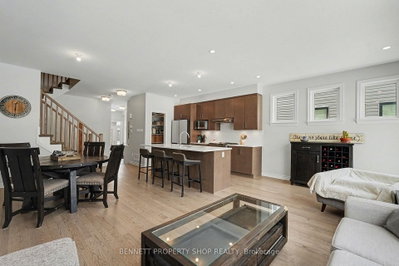 551 Cardamom Terrace • Ottawa, ON photo 4