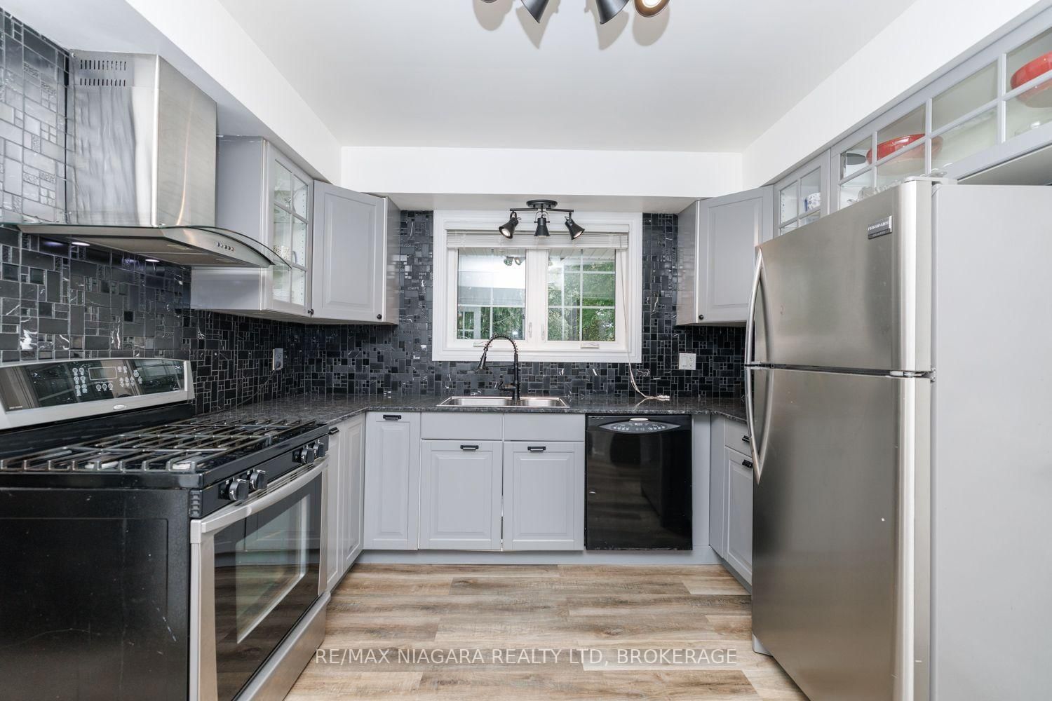42 Strathcona Drive S • Pelham, ON photo 12