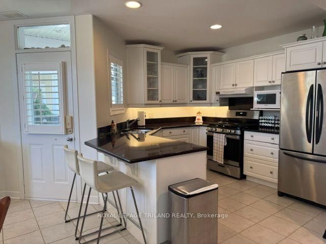 21 - 375 Edith Cavell Boulevard