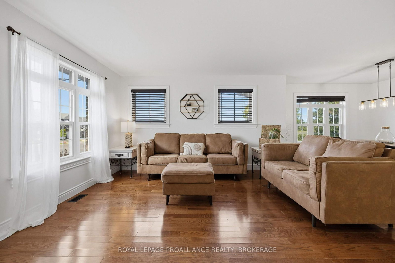 1464 Ottawa Street • Kingston, ON photo 6