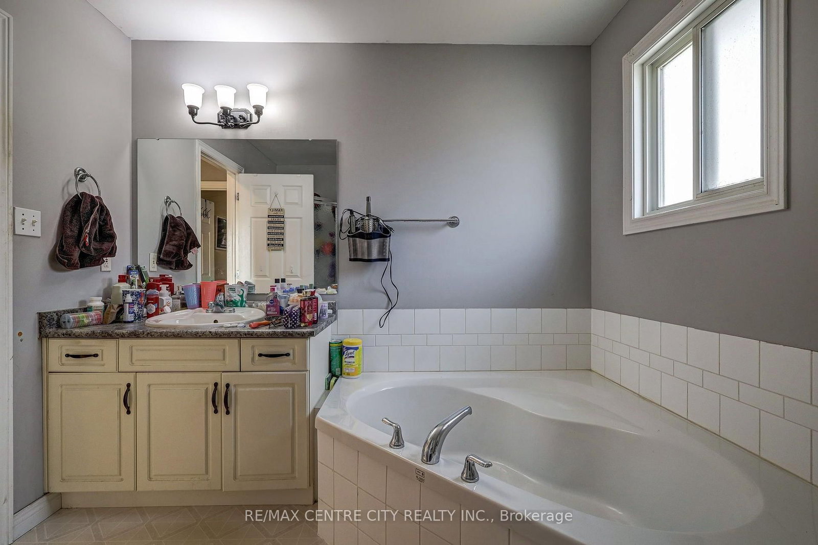 26 Glenview Court • St. Thomas, ON photo 34