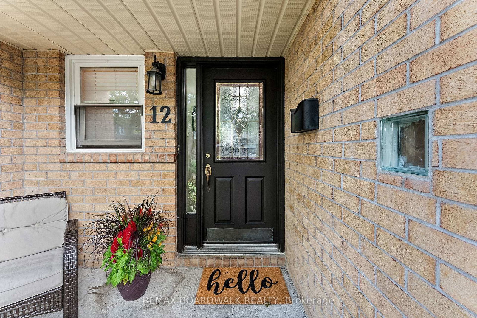 12 Willwood Crescent • Ottawa, ON photo 3