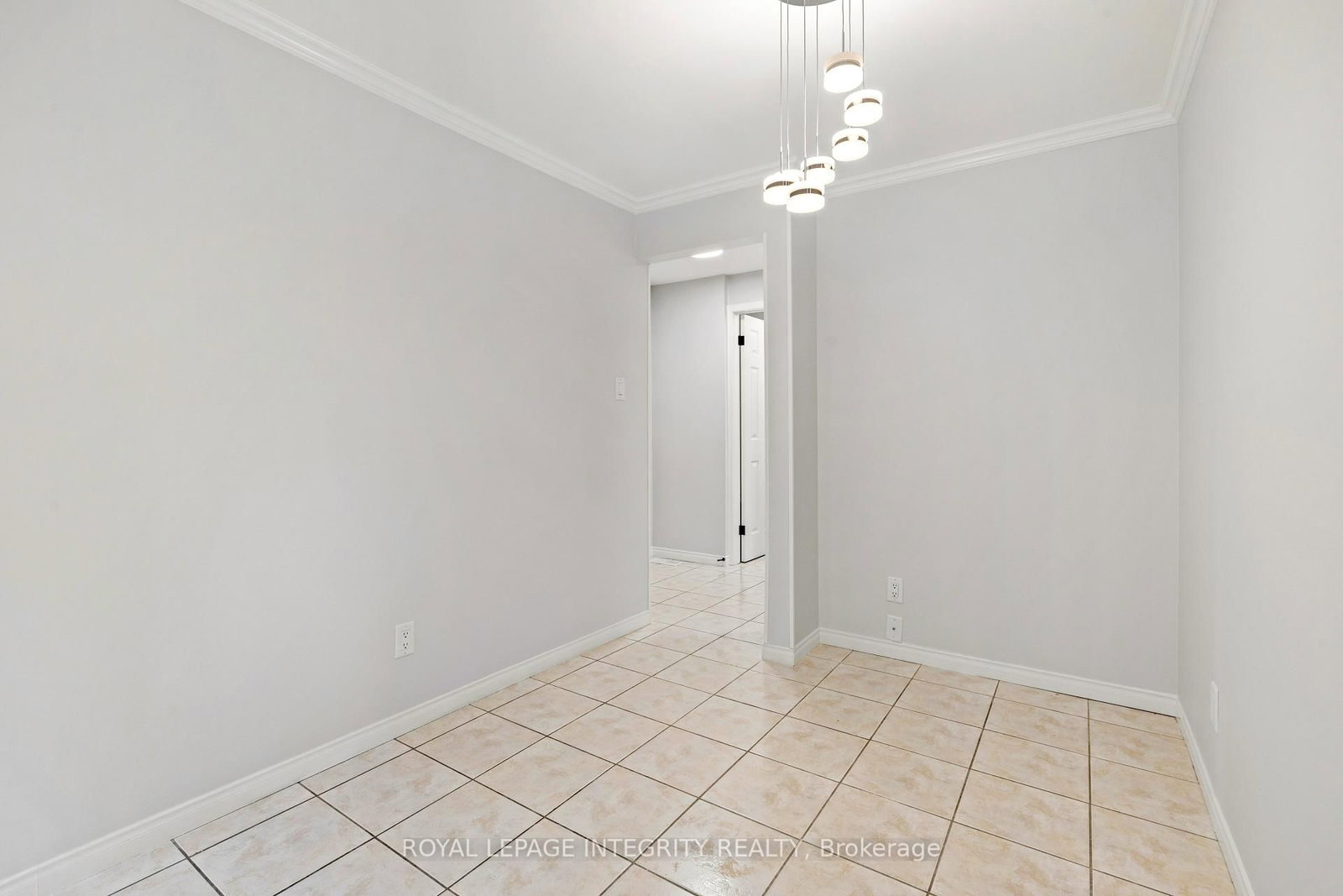 1736 SUMMERLANDS Crescent • Ottawa, ON photo 15