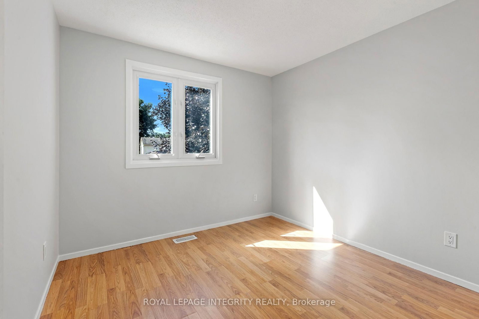 1736 SUMMERLANDS Crescent • Ottawa, ON photo 25