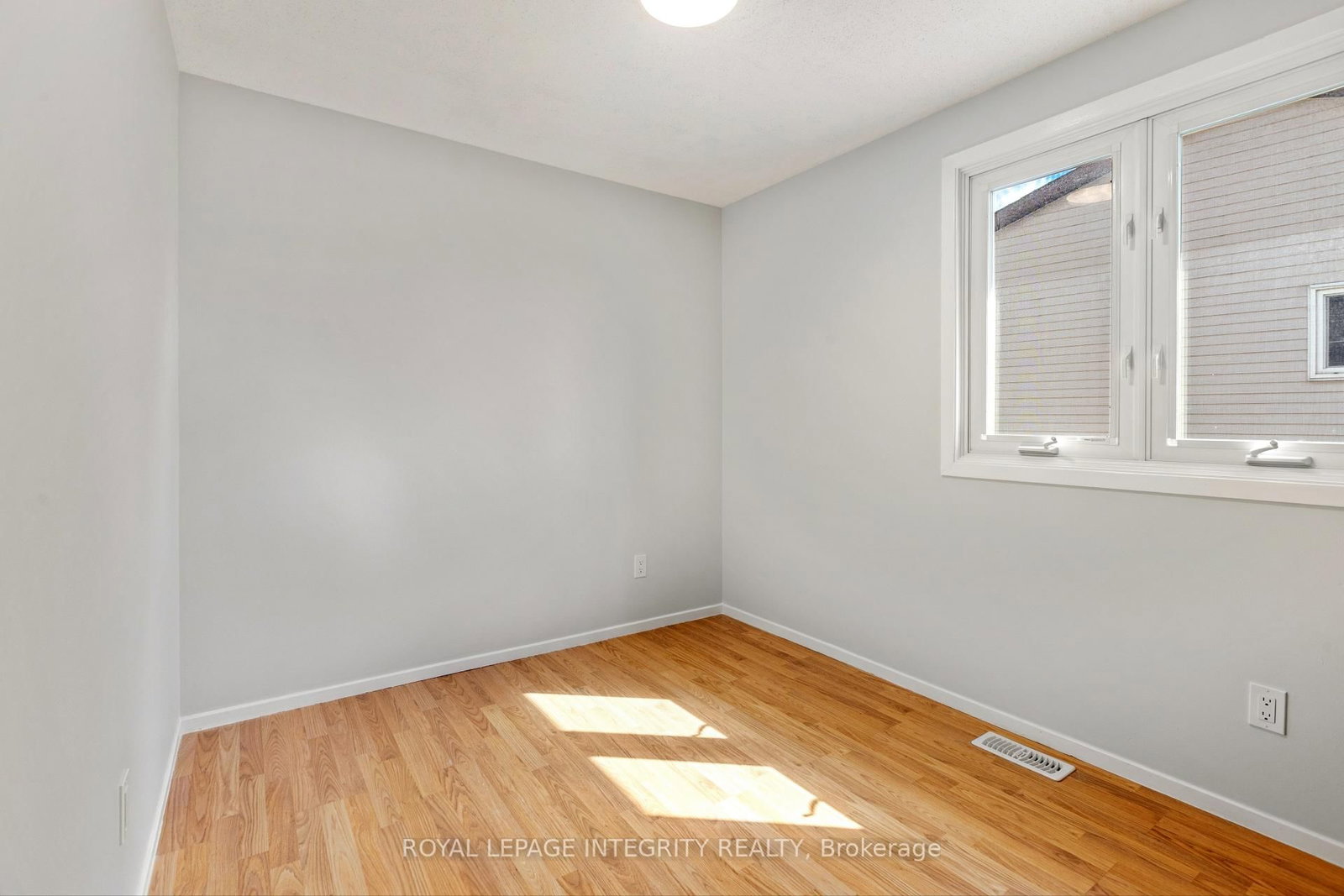 1736 SUMMERLANDS Crescent • Ottawa, ON photo 27