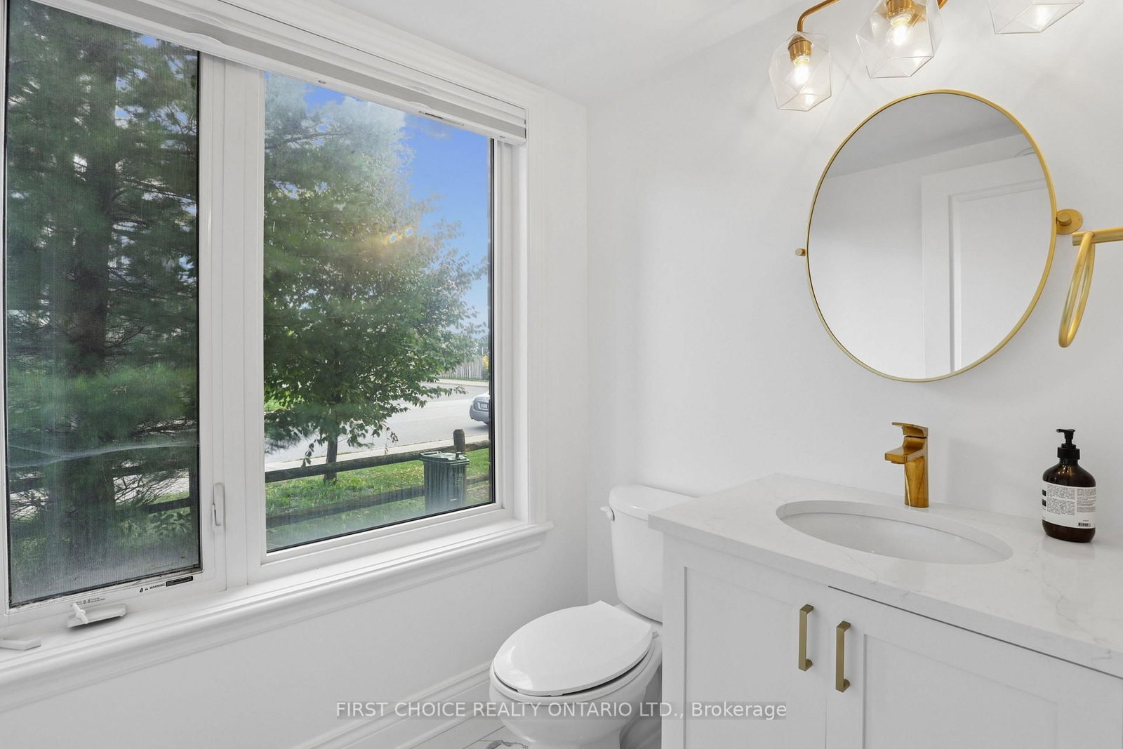 124 Nutting Crescent • Ottawa, ON photo 10
