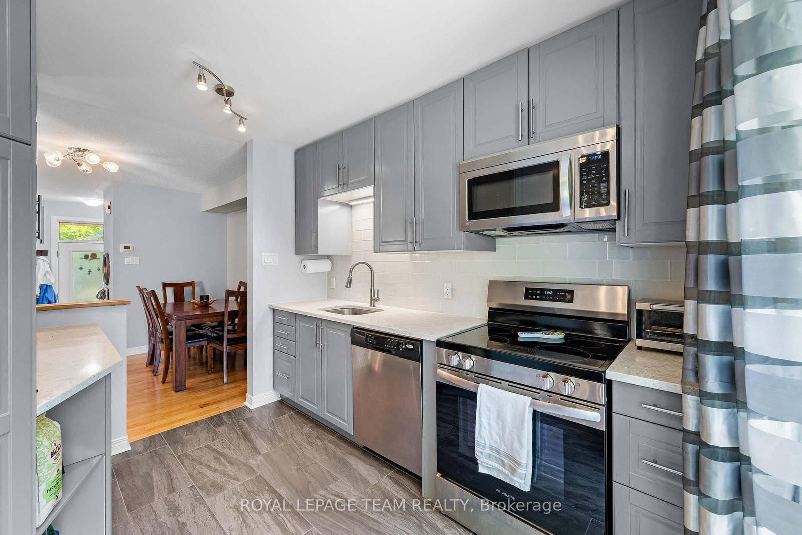 193 Thornbury Crescent • Ottawa, ON photo 16