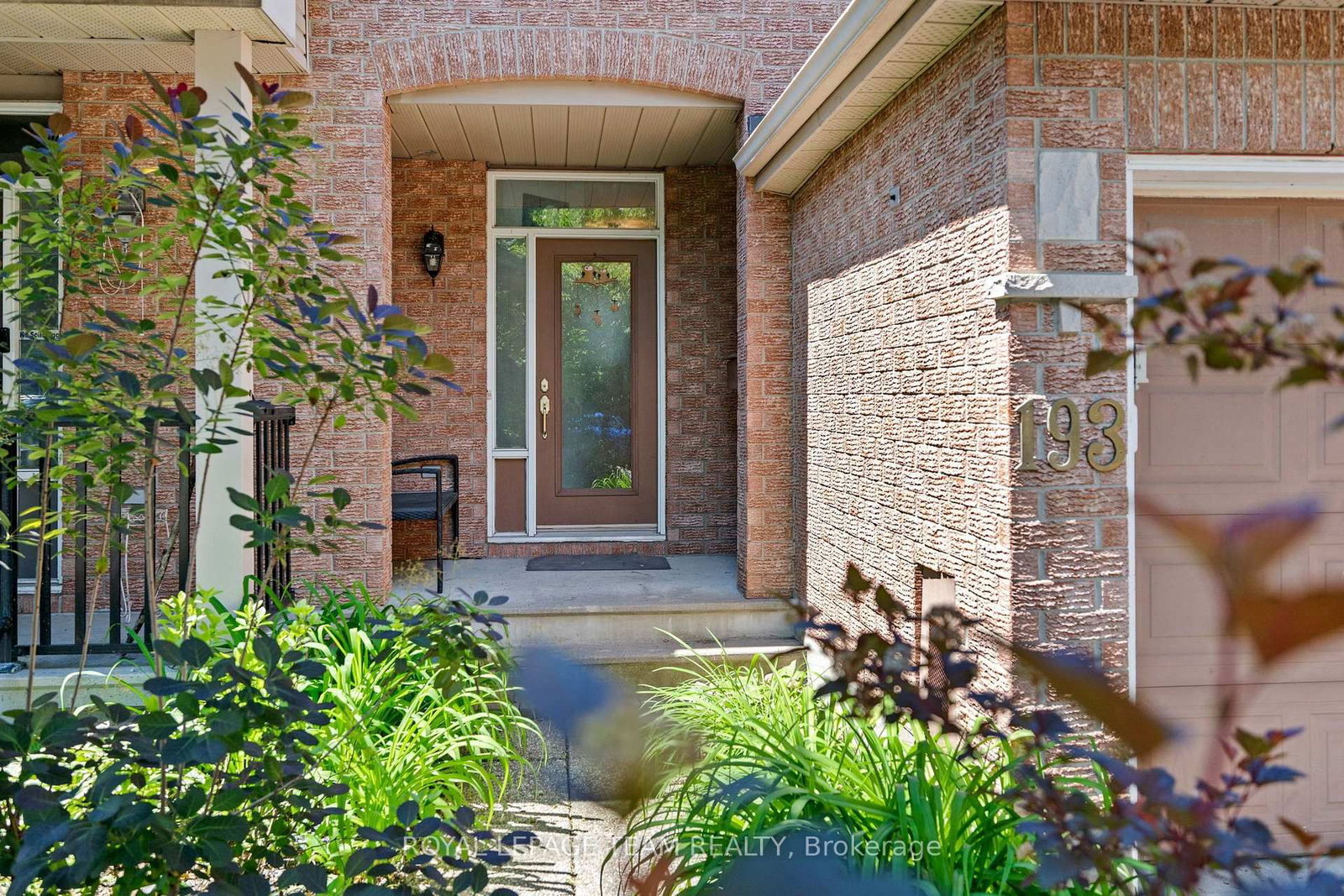 193 Thornbury Crescent • Ottawa, ON photo 4