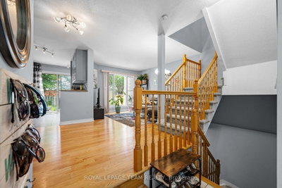 193 Thornbury Crescent • Ottawa, ON photo 6
